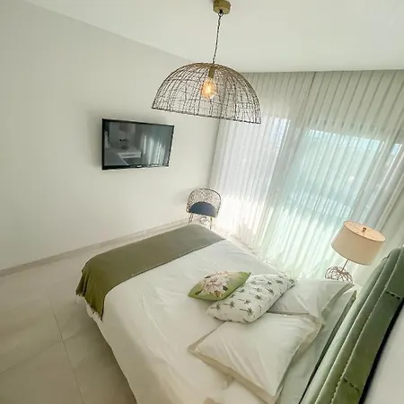 Апартаменты Sunset Waves 3 *
