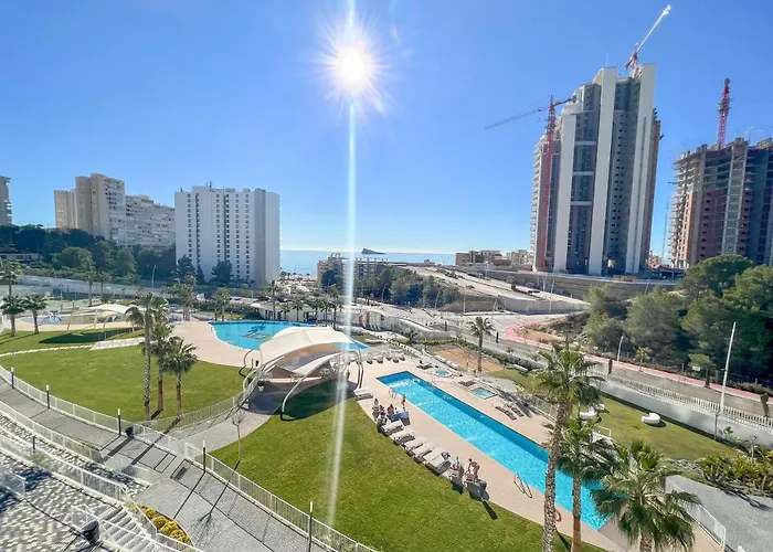 Sunset Waves 3 아파트