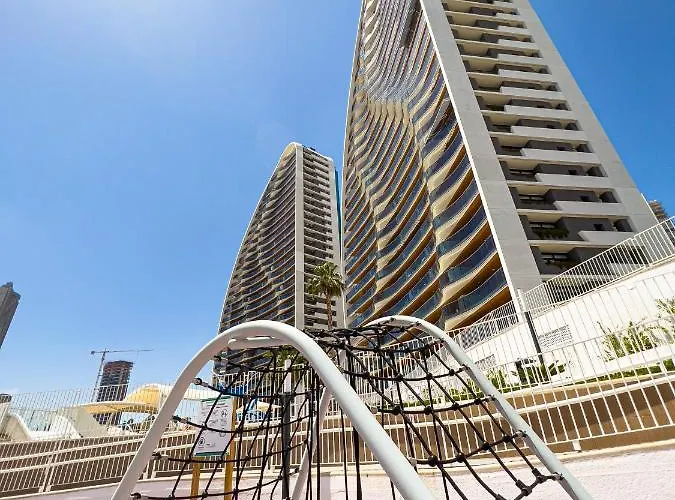 Sunset Waves 3 아파트